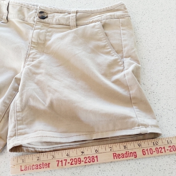 American Eagle Women's Size 6 Khaki Midi Shorts Super Stretch Preppy Causal ECU - Picture 8 of 12